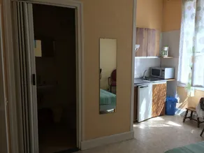 beau studio avec 2 lits ( lits fait pour votre arrivée) - Image 3