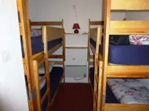 Studio for 6 at the slopes with balcony, ski locker, and free parking - Image 3