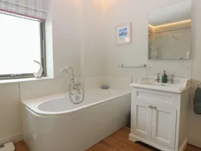 Lower Lodge - Image 4