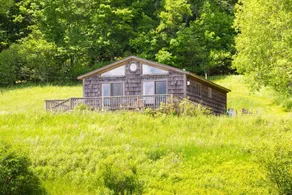 Rustic 4 Season Cabin Getaway with Stunning Mountain Views - Image 4