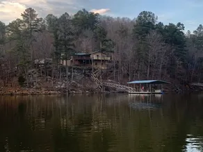 Lakefront Smith Lake Retreat - Private Dock, Paddleboards, Sleeps 8 - Image 2