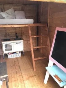 Rolig klasse II børsnoteret ved siden af historiske vindmølle - Image 2