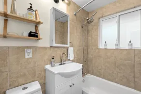5 Bedroom House with Crib - Walk to Downtown Littleton! - Image 4