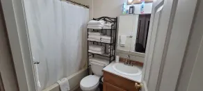  Entire Townhouse 1 Car Garage +Jacuzzi - Image 4