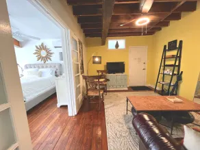 Downtown Sarasota Suite in Historic District Walk to Opera, SelbyGardens, Dining - Image 5