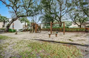 Beach Escape, 1 block from the Beach and POOL - Image 4