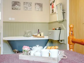 1 Schlafzimmer Unterkunft in Roughton, near Woodhall Spa - Image 2