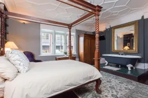 The One and Only Place to Stay in Central London - Image 4