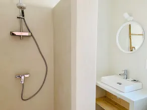 Hermoso apartamento de 2 habitaciones en Guéthary acceso a las tiendas de pueblo de playa a pie! - Image 2
