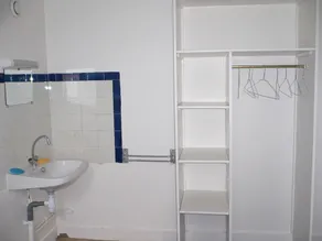 Quarto agradável e confortável. - Image 3