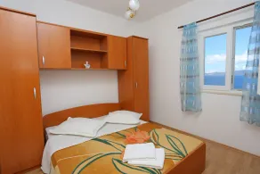 Apartamento de una habitación con balcón y vista al mar Lokva Rogoznica, Omis (A-17645-c) - Image 3