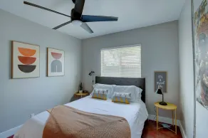 Hip, Pet Friendly 1Bed w/ Fast WiFi, Near Downtown - Image 3