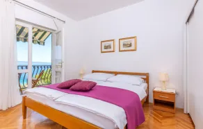 6 bedroom stunning home in Dugi Rat - Image 2