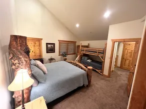 Park City Timber Wolf Chalet - 5 min walk to Cabriolet & 1 min to town shuttle! - Image 4