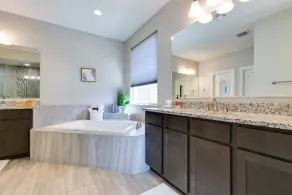 Spacious, clean 4 bd/3 bath house w/ private pool, patio close to sports, hiking - Image 3