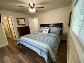 Best Lakefront Location on Shasta Lake - Marina   - Shasta Lakeshore Retreat #3 - Image 4