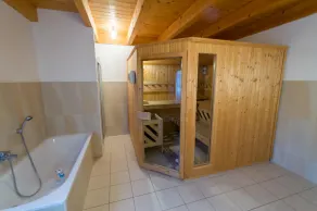Luxury Ski Chalet 0.5 KM from Ski Lift-With Log Fire And Sauna - Image 2
