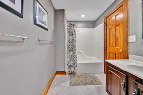 The Main House - Lakefront home with private hot tub & balcony - Image 4