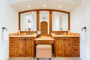 Beachfront Villa,  Private Pool & Access to Fitness Center & Private Beach Club  - Image 2