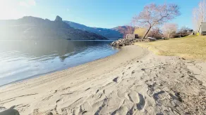 Beach Lakefront 14pp Hot Tub Boat Launch 20mi Leavenworth Chelan ski Mission - Image 3