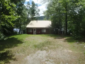 Schöne Lakefront Cottage mit Bergblick - Image 4
