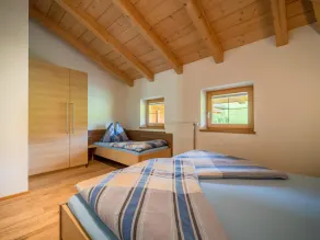 Very attractive and well cared for apartment - Image 5