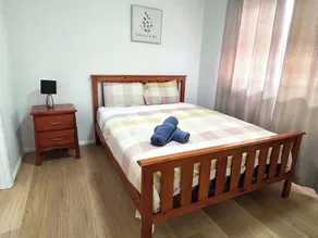 two bedroom apartment in Kingston - Image 5