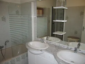 Espacio, confort y actividades; dos casas donde todos encuentran su lugar. - Image 5