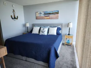King size Bed, 1BR condo, Makaha Valley, with Mtn and Ocean views - Image 4