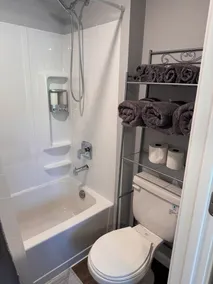 Cozy 1bd/1bath Apartment Unit in Downtown Vancouver - Image 5
