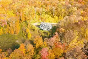 Luxury Mountaintop Estate – Spacious Retreat with Breathtaking Views - Image 4