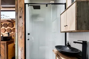 Getawayz NSW - 'Banksia' Designer Tiny Home w/ stunning dam views - Image 4