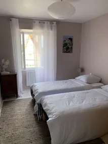 Appartement avec grande terrasse privative, jardin et piscine partagés - Image 5