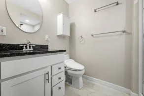 Higgins Hideout *3 minute drive to the beach* - Image 3