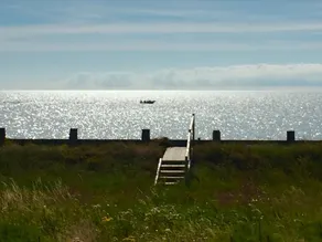 Sea Front Luxury Beach House, Panoramic Views, Direct Beach access, West Sussex - Image 3
