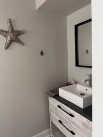 Renovated 150 year old house, snuggled in the cove with ocean views - Image 4