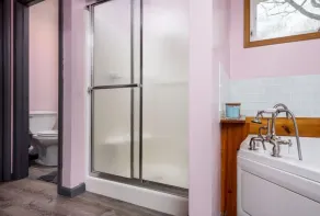10 Seat Home theater. Office. Step-Free Entry. Seniors Welcomed. Pet Friendly! - Image 4