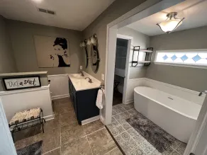 Lake Life! 4 BR Waterfront Home on Neely Henry - Image 3