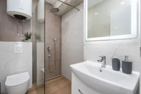 Luxury 3 bedrooms apartment with jacuzzi and amazing sea view - Image 2