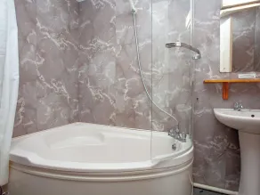 5 bedroom accommodation in Kingsbridge - Image 3