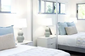 Bright 3-Bed Home with Private Courtyard - Image 5