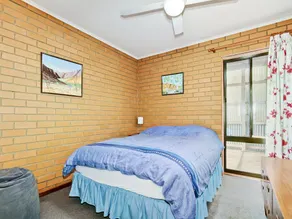 Seaborne Escape - 27 Guests | 2 Bedrooms | 4 Beds | 1 Bathroom - Master Bedroom: Queen bed, Bedroom 2: 1 Set of Bunk beds and 1 Trundle bed, Lounge: 1 Sofa bed - Image 4