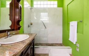 Nature lovers getaway w/AC,Wifi,King beds,jacuzzi - Image 2