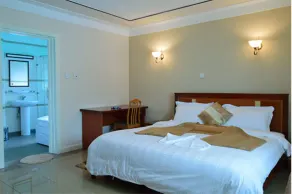 Gardens Serviced Apartment - Image 5