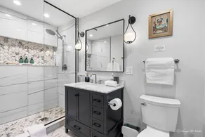 Casa 22 Luxury & Modern 3BD 2BA Home in Skokie - Image 5