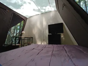 Rare, peaceful glamping, hot shower, mini golf near appalachian trail - Image 2