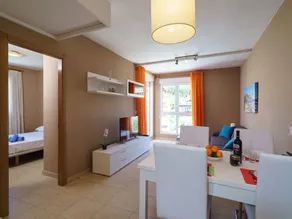 Bellissimo appartamento per 4 ospiti con A/C, piscina, WIFI, TV e terrazza - Image 4