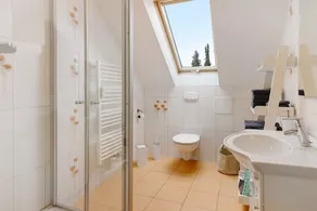 Moderno appartamento per vacanze con vista sul lago e balcone - Image 2