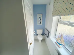 2 bedroomed town house, 2 mins walk from Goodrington Beach, sleeps 4. - Image 3