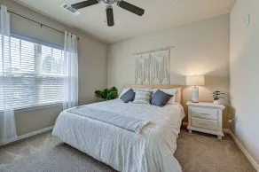 Boho Luxe Nr JAX INT. Airport & Shopping - Image 5